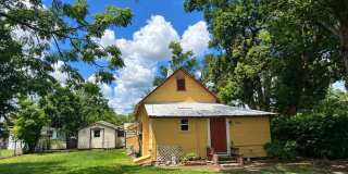 GORGEOUS 3BR/2BA Near Downtown w/ Garage & 3 Carports! Gallery 1