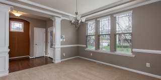 Gorgeous LARGE Family Home! Gallery 10