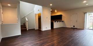 Keep Cool in this Air Conditioned Home in Gated Community! Gallery 4