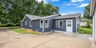 4 Bedroom Remodeled with 2 Stall Detached Garage 4 Bedroom Remodeled with 2 Stall Detached Garage Gallery 5
