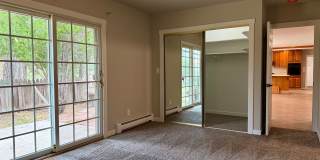 Stylish 3-Bedroom Remodel with Two Fireplaces and Mountain Views Gallery 30