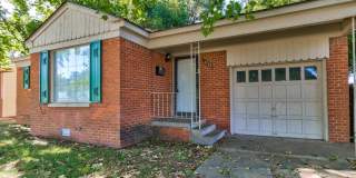 Charming 2-Bedroom Home with Spacious Backyard & Great Location Gallery 31