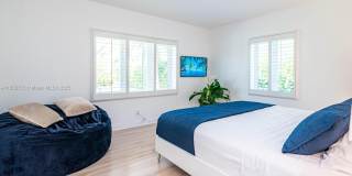 2118 NE 15th St Gallery 27