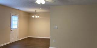 **LESS than 10 minute Drive from Fort Knox** Gallery 27