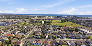 Beautifully Updated Huntington Beach 3 Bedroom / 2 Bathroom Home Gallery 19