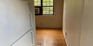 5424 Fifth Avenue Gallery 140