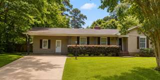 Beautiful 3BR/2BA Home with Large Yard & Outdoor Deck | Northeast Jackson Gallery 1