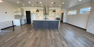 Close to Micron, 3 Bedroom 3 bath w/ a Million Dollar View! Gallery 20