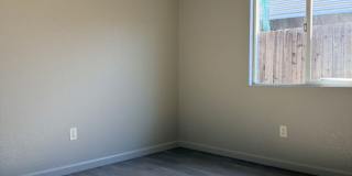 4/2 with open floor plan Available NOW!! Gallery 16