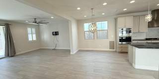 2366 W Gloria Lane Gallery 17