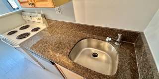 Spacious One Bedroom Condo In the Heart of Dupont - 17th/New Hampshire. Gallery 14