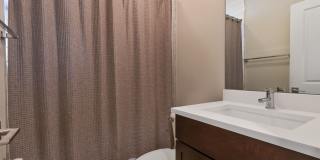 1946 West Nelson St. Apt. Gallery 8