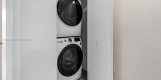 2561 NE 193rd St Gallery 6