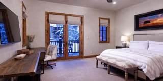 32 Prospector Road Gallery 22