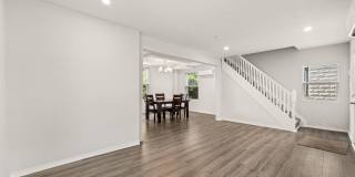 30 KEYSTONE Avenue Gallery 7