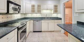 Beautifully Appointed Townhome in Historic Old Town Alexandria Gallery 9
