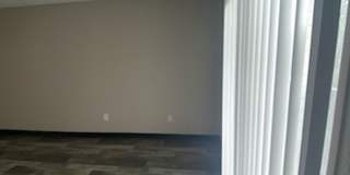 River Walk Apartments Gallery 77