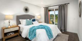 Spacious Condo on Main St. Bellevue!! Gallery 7