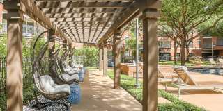 5225 Maple Avenue Gallery 10