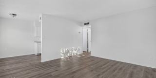 2209 West Belmont Avenue Gallery 1