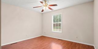 Charming 3 Bedroom Home with Washer & Dryer, Garage & Storage Shed Gallery 14