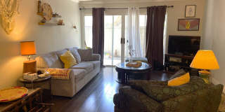 2 Bedroom + 2 Bath Condo in Winnetka Gallery 1