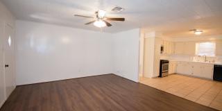 203 Schuerenberg Street Gallery 3