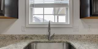 Fresh and so Clean Clean Close to Everything! Gallery 57