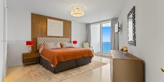 19111 Collins Ave Gallery 15