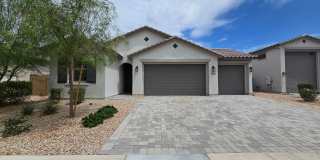 Three car garage! Closer to Surprise than Wittman! Gallery 1