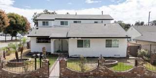 10 W Trafford Street 1/2 Gallery 1