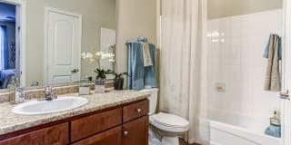 Town Center at Lakeside Village Apartments Gallery 29