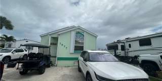 1077 Nettles Boulevard Gallery 3