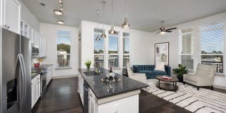 Gateway Chastain Gallery 17