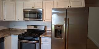 Charming Historic townhouse in downtown Frederick available mid June! Gallery 26