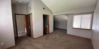 2 story townhome on HILAMAN GOLF COURSE! Gallery 6