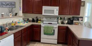 Cute, Convenient Townhome! Gallery 5