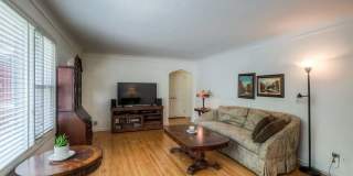 Charming 2 Bedroom In Benson!! Gallery 4
