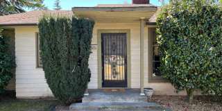 Charming 3-Bedroom Home with Bonus Room in Prime Beaverton Location Cedar Hills Neighborhood!!! Gallery 1