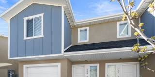 Spacious 3 Bed/2.5 Bath Townhome in Magna Community! Gallery 1