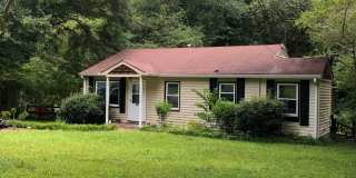 2/1, Charming home with Flexible move-in Gallery 1