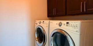 Spacious 4-Bed Home with Loft & Covered Patio in North Creek Gallery 17