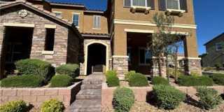Modern 3-Bedroom Townhome with Open Living & Prime Henderson Location Gallery 4