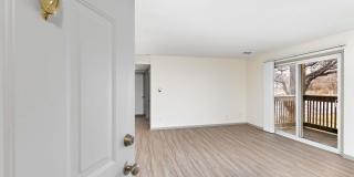 Oval Spring Apartments Gallery 31