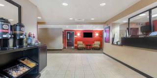 Baltimore - BWI Airport - Aero Dr. Gallery 8