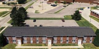 Brentwood Estates - Furnished  Unfurnished Apartments Gallery 1