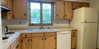 {731} Convenient Location + Full basement + 2 Car Tandem Garage Gallery 5