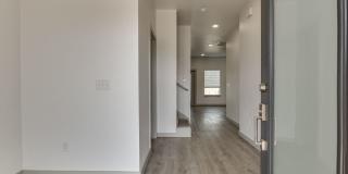 Brand New 3 Bed 2.5 Bath Duplex Includes Office Space (See Contact Info Below) Gallery 7