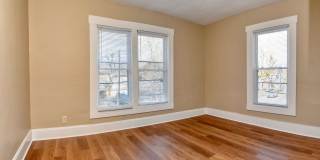 Newly Remodeled 3BR/1.5BA Townhome - Bates Hendricks Gallery 12