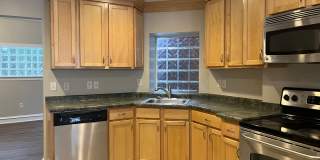 Spacious 4 Bedroom House in Southside Flats! Gallery 3